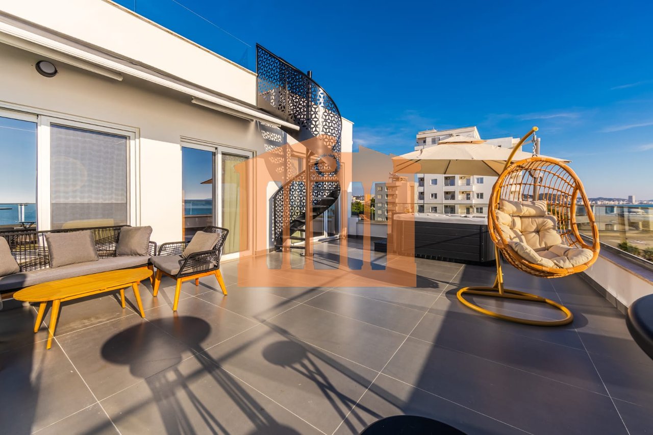 SUPER PAPAFINGO ME PAMJE DETI VIJE E PARE NE PLAZH PER SHITJE !