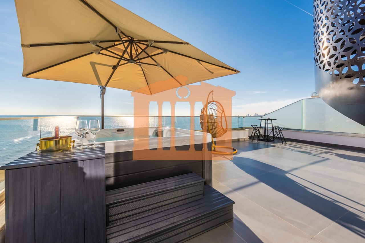 SUPER PAPAFINGO ME PAMJE DETI VIJE E PARE NE PLAZH PER SHITJE !