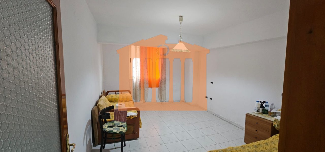 AMBIENT BIZNESI PRANE STADIUMIT DURRES, PER QIRA!