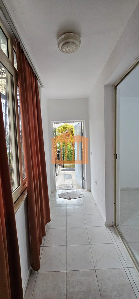 AMBIENT BIZNESI PRANE STADIUMIT DURRES, PER QIRA!