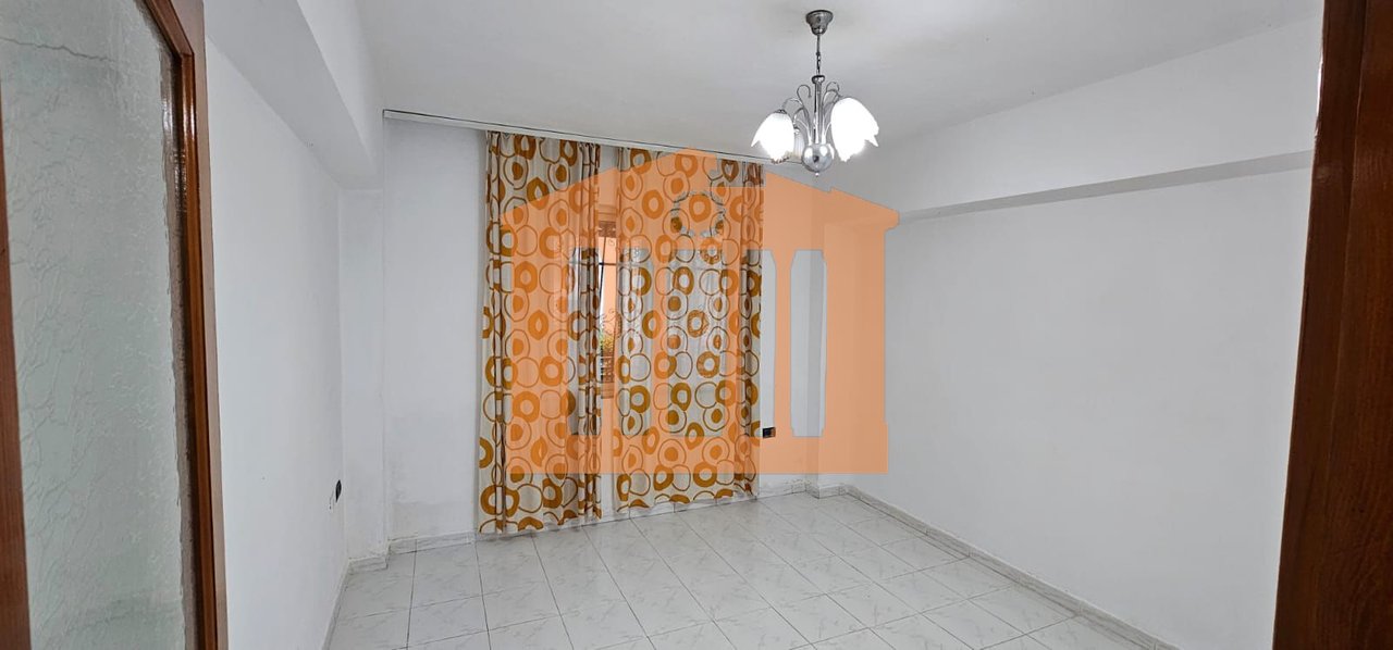 AMBIENT BIZNESI PRANE STADIUMIT DURRES, PER QIRA!