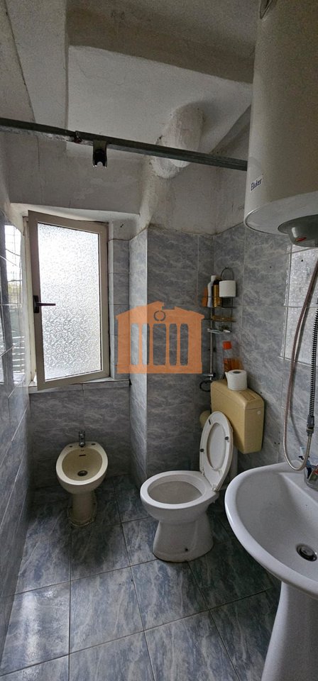 AMBIENT BIZNESI PRANE STADIUMIT DURRES, PER QIRA!