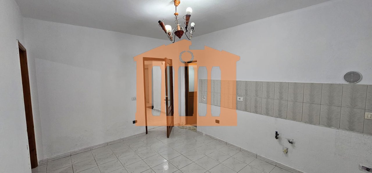 AMBIENT BIZNESI PRANE STADIUMIT DURRES, PER QIRA!