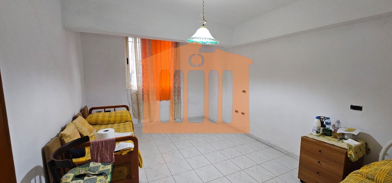 AMBIENT BIZNESI PRANE STADIUMIT DURRES, PER QIRA!