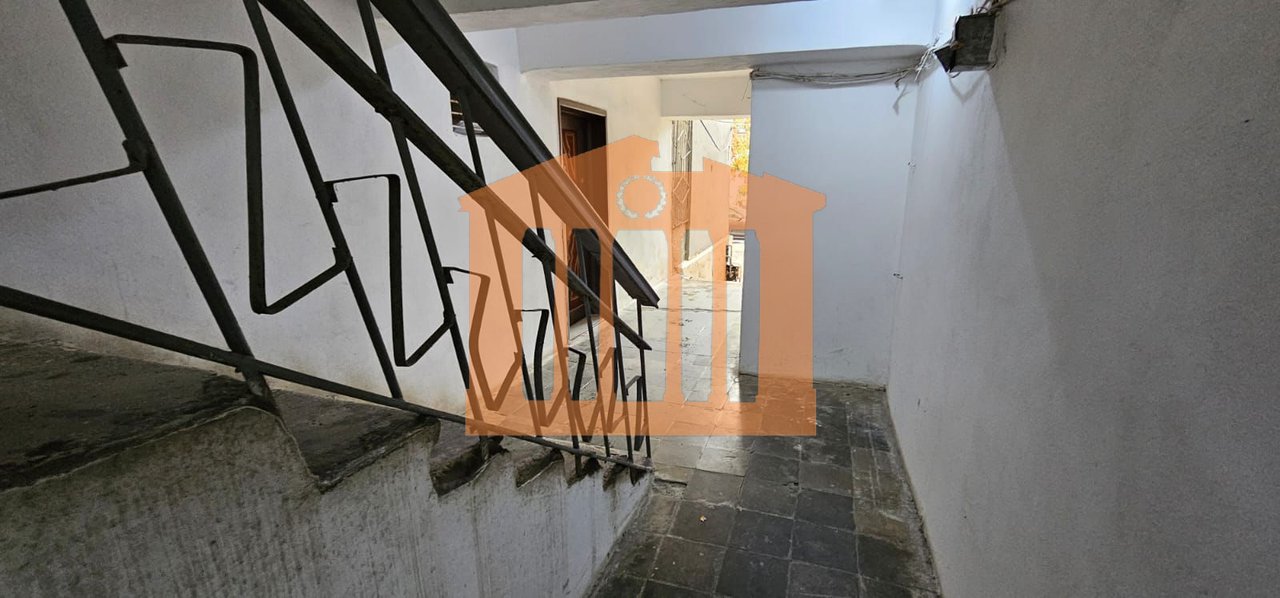 AMBIENT BIZNESI PRANE STADIUMIT DURRES, PER QIRA!