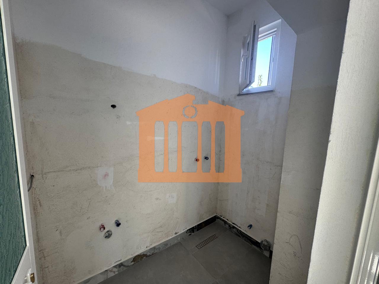 APARTAMENT 1+1+DEPO NE ISH KENETE, DURRES PER QIRA !