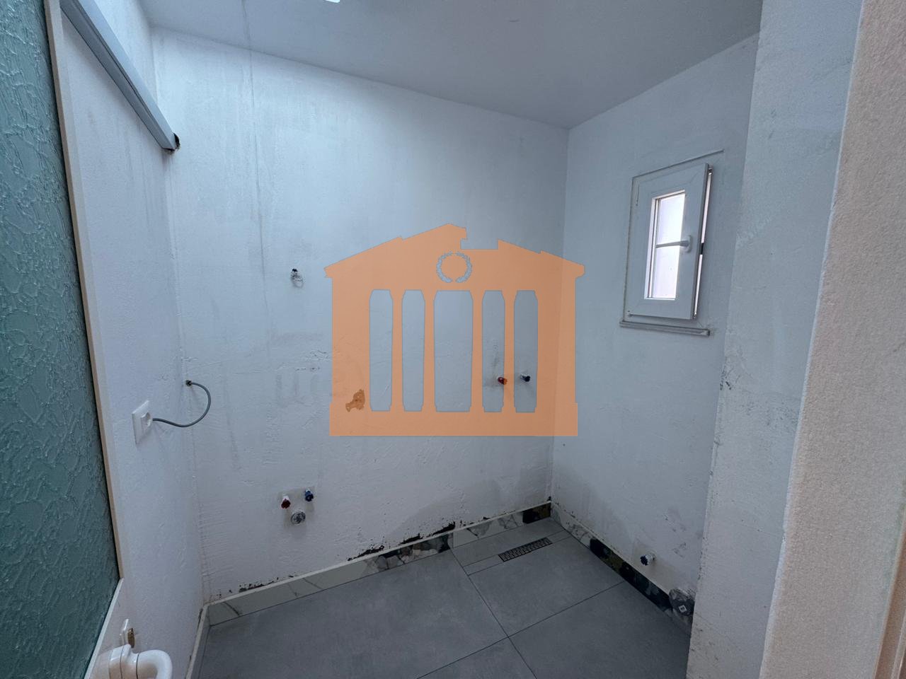 APARTAMENT 1+1+DEPO NE ISH KENETE, DURRES PER QIRA !