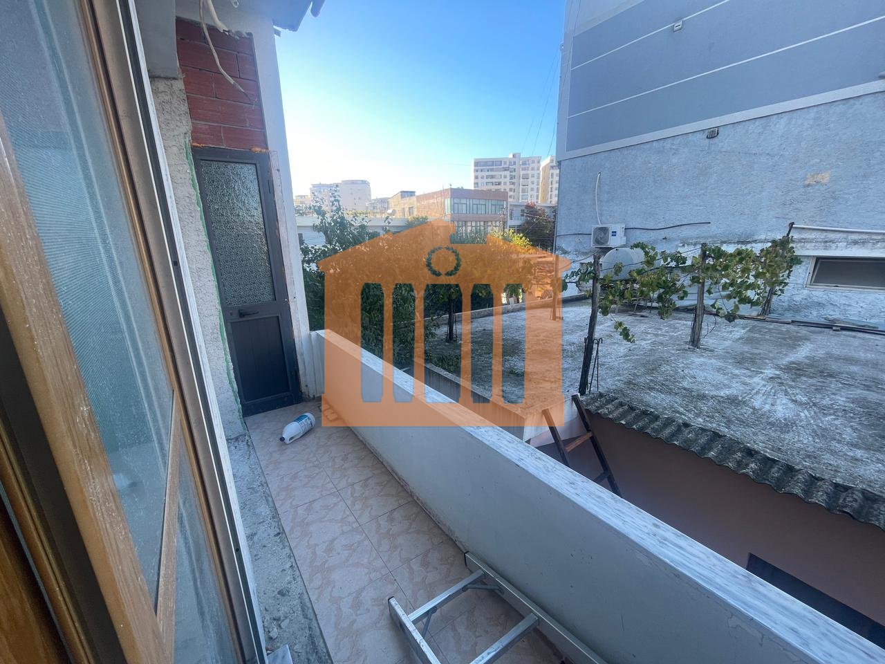 APARTMENT 1+1 IN THE INDUSTRIAL MARKET, DURRES FOR SALE!