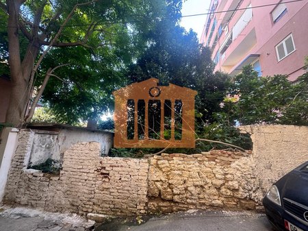 TERRENO SOLO PRESSO IL TRIBUNALE DI DURAZZO, IN VENDITA!