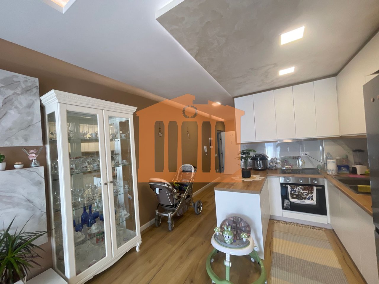 APPARTAMENTO 2+1 VICINO ALLA STAZIONE FERROVIARIA, DURRËS IN VENDITA!