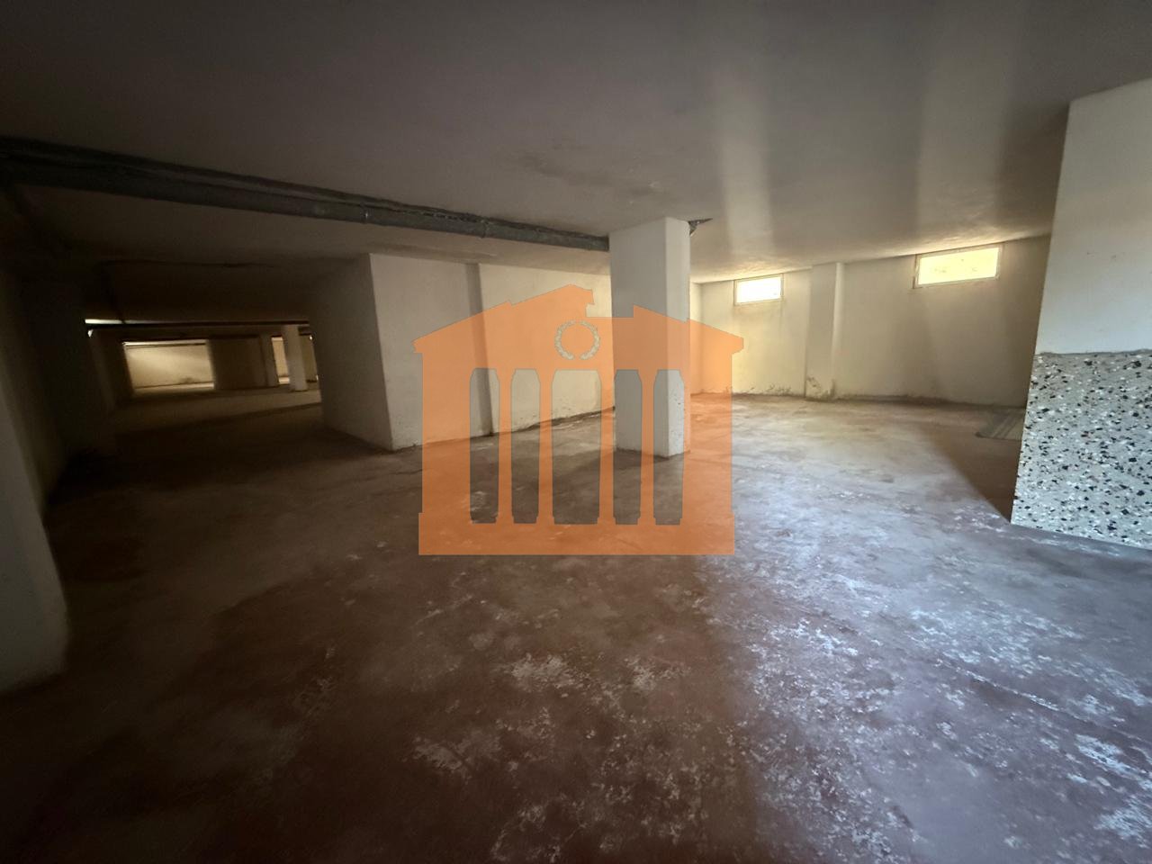 AMBIENT BIZNESI NE PLAZH DURRES, PER SHITJE!