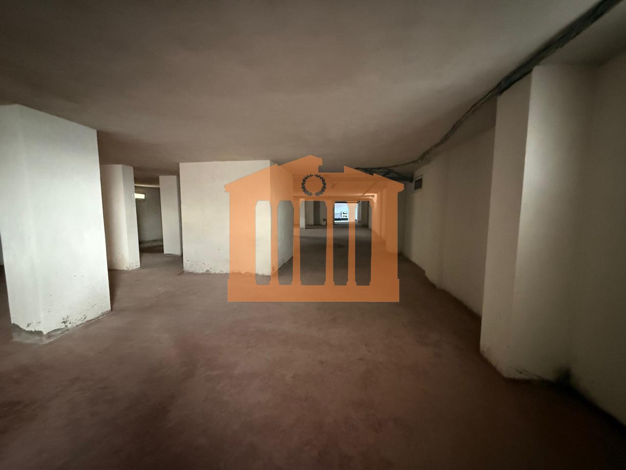 AMBIENT BIZNESI NE PLAZH DURRES, PER SHITJE!