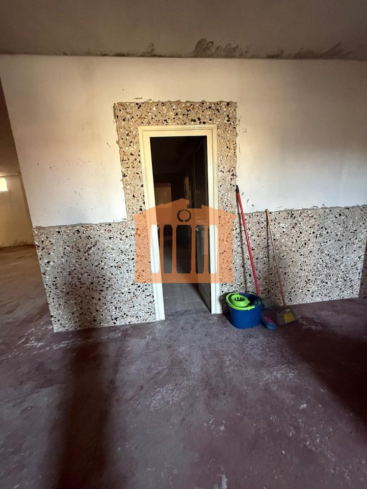 AMBIENT BIZNESI NE PLAZH DURRES, PER SHITJE!