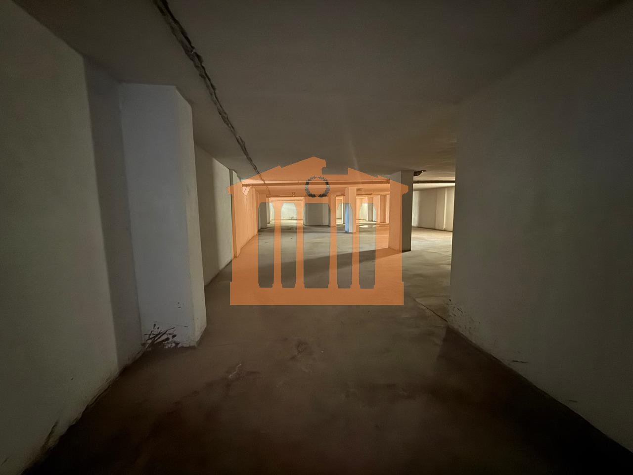 LOCALE COMMERCIALE SULLA SPIAGGIA DI DURAZZO, IN AFFITTO!