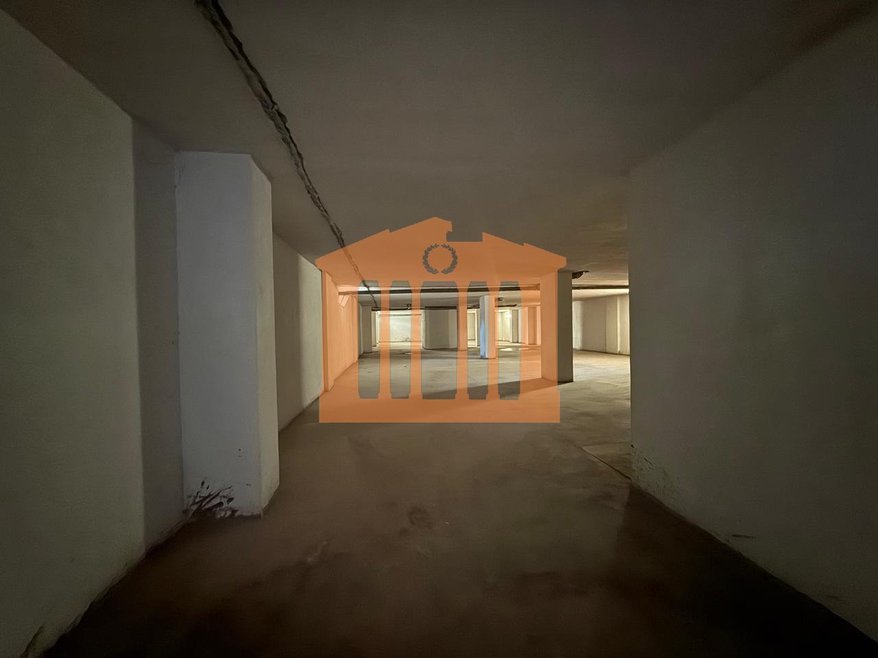 LOCALE COMMERCIALE SULLA SPIAGGIA DI DURAZZO, IN AFFITTO!