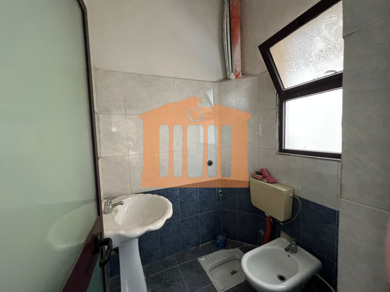 AMBIENT BIZNESI TE TREGU INDUSTRIAL DURRES, PER QIRA!