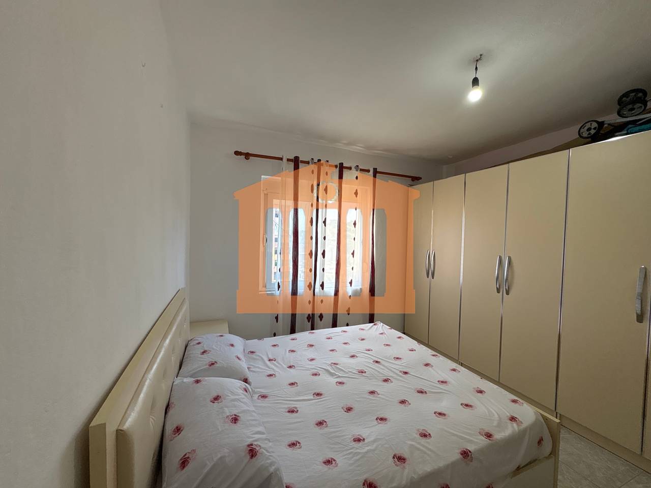 APARTAMENT 1+1 TEK CEZMA FERRES, PER QIRA!