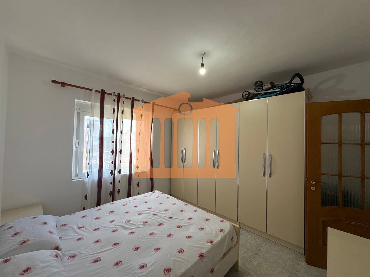 APARTAMENT 1+1 TEK CEZMA FERRES, PER QIRA!