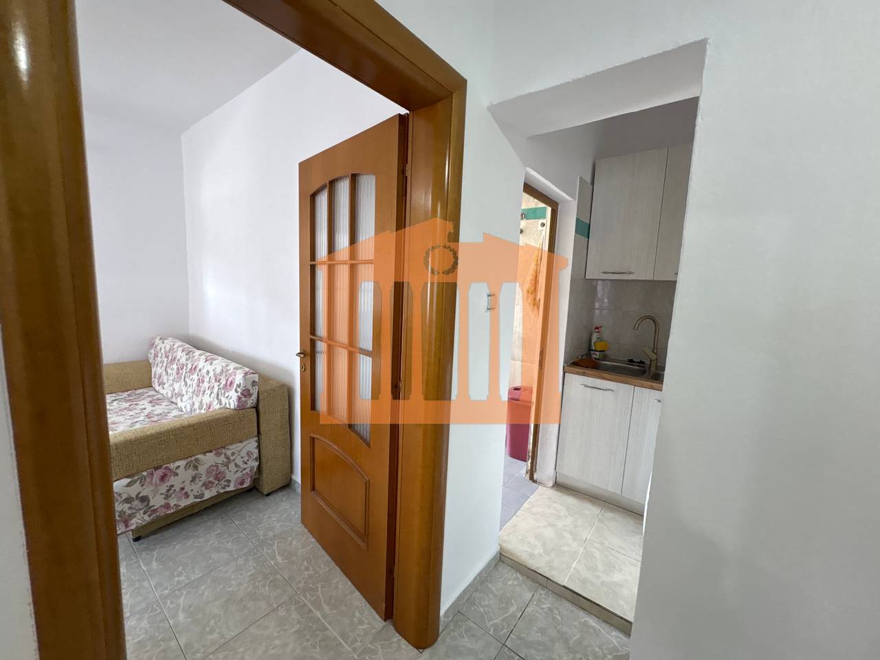 APARTAMENT 1+1 TEK CEZMA FERRES, PER QIRA!