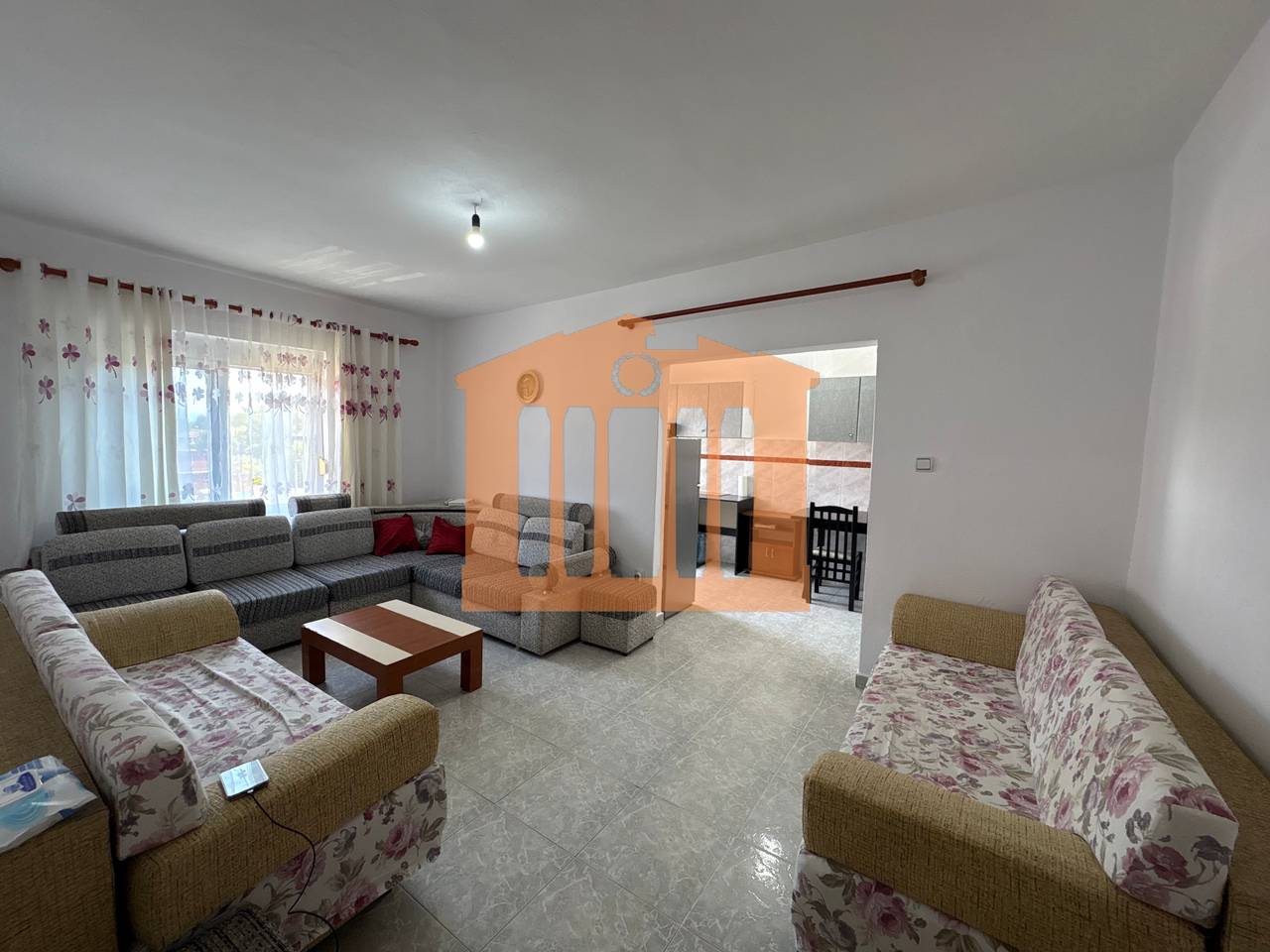 APARTAMENT 1+1 TEK CEZMA FERRES, PER QIRA!