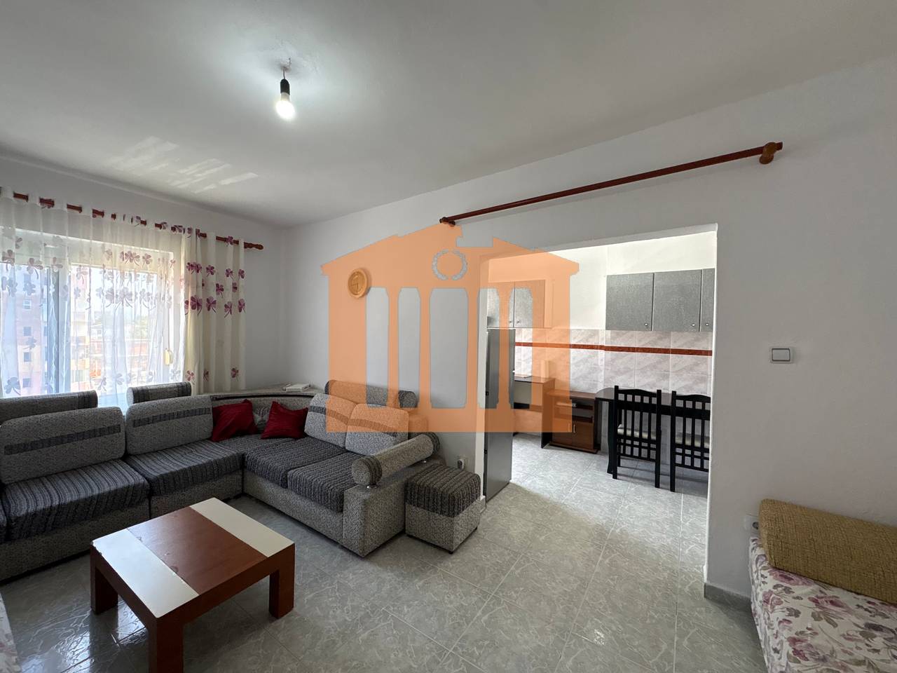 APARTAMENT 1+1 TEK CEZMA FERRES, PER QIRA!