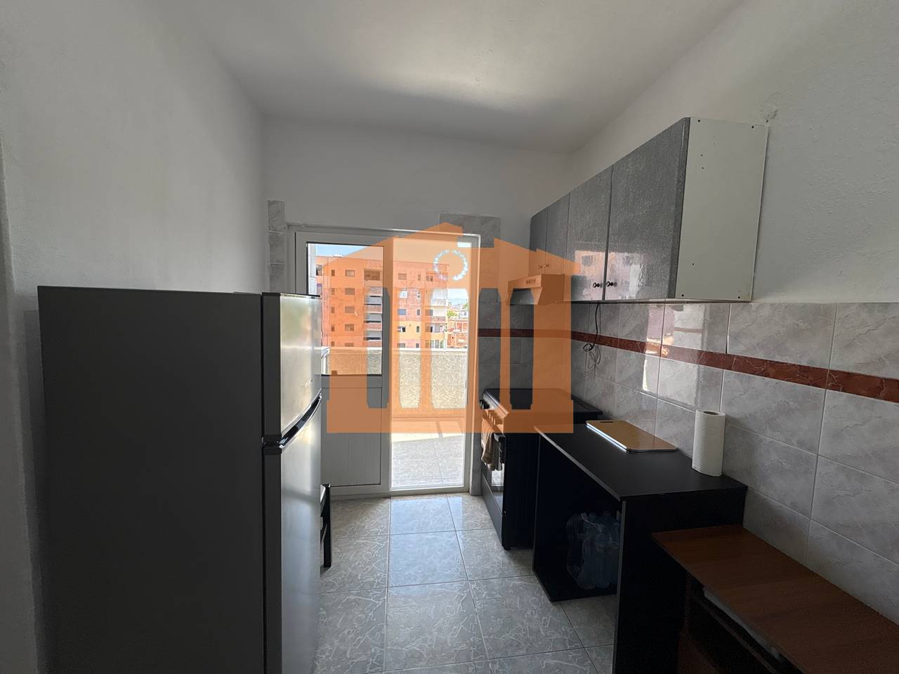 APARTAMENT 1+1 TEK CEZMA FERRES, PER QIRA!