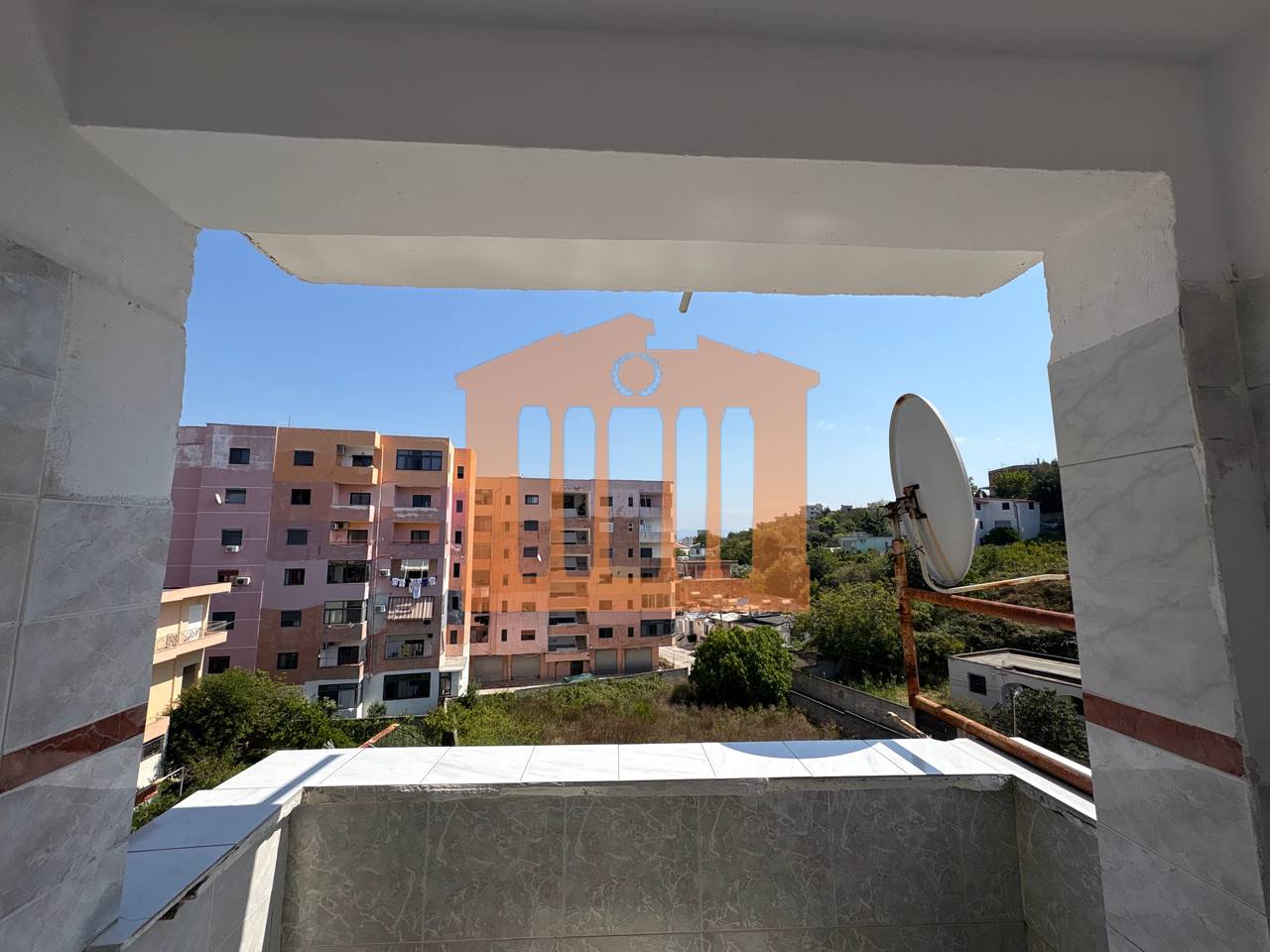 APARTAMENT 1+1 TEK CEZMA FERRES, PER QIRA!