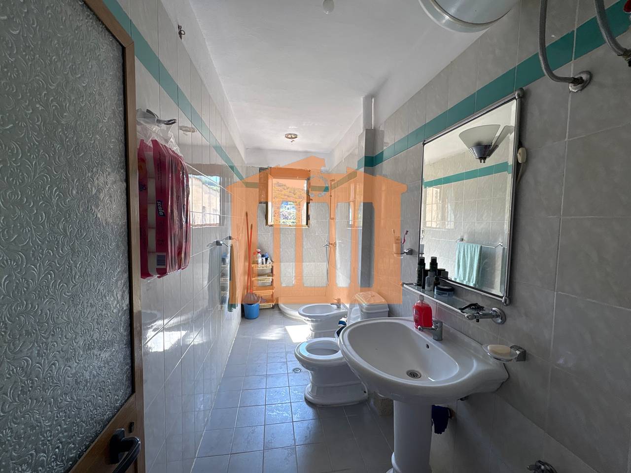 APARTAMENT 1+1 TEK CEZMA FERRES, PER QIRA!