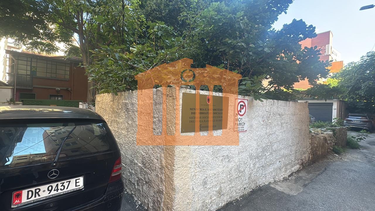 TERRENO SOLO PRESSO IL TRIBUNALE DI DURAZZO, IN VENDITA!