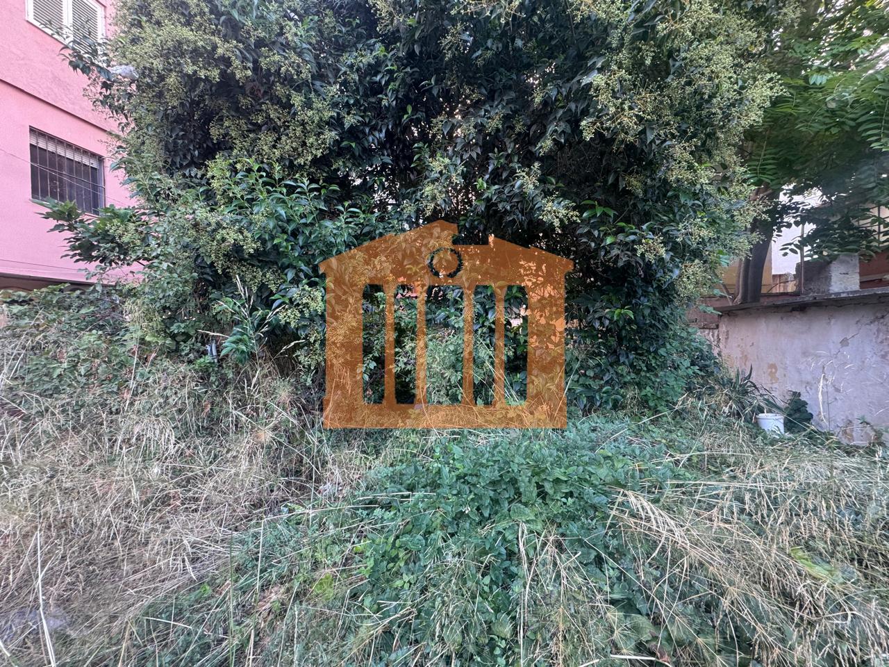 TERRENO SOLO PRESSO IL TRIBUNALE DI DURAZZO, IN VENDITA!