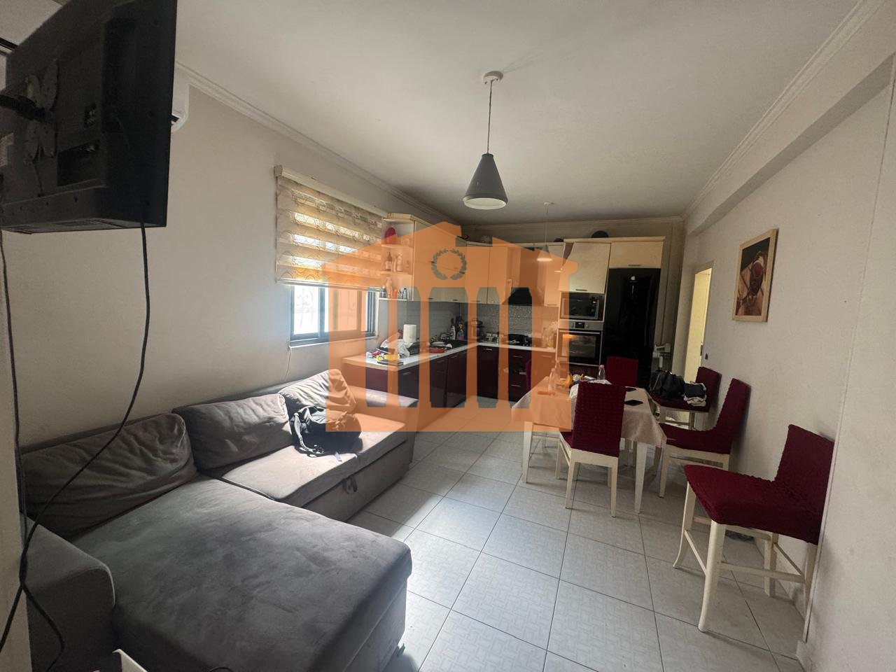 LOCALE COMMERCIALE VICINO AL MUSEO DEI MARTIRI, DURAZZO IN VENDITA!