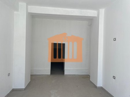 AMBIENT BIZNESI PRANE STADIUMIT DURRES, PER QIRA !