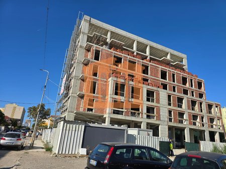 APARTAMENT 1+1 PRANE SPITALIT DURRES, PER SHITJE!