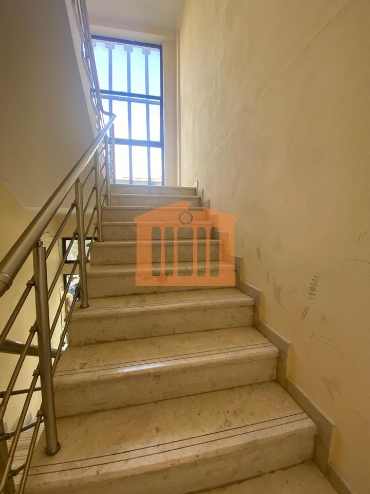 LOCALE COMMERCIALE VICINO ALL'OSPEDALE - DURAZZO, IN AFFITTO!