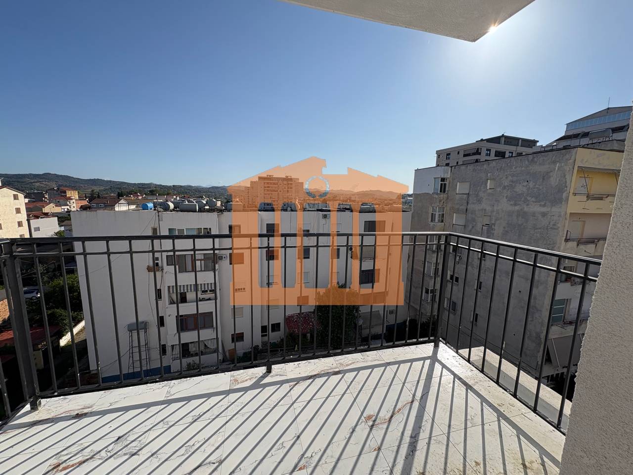 APARTMENT 1+1 NEAR THE CENTER IN KAVAJE, FOR SALE!