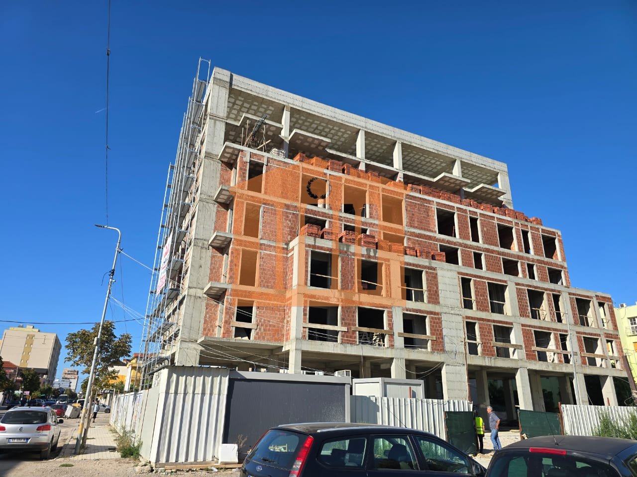 APARTAMENT 1+1 PRANE SPITALIT DURRES, PER SHITJE!