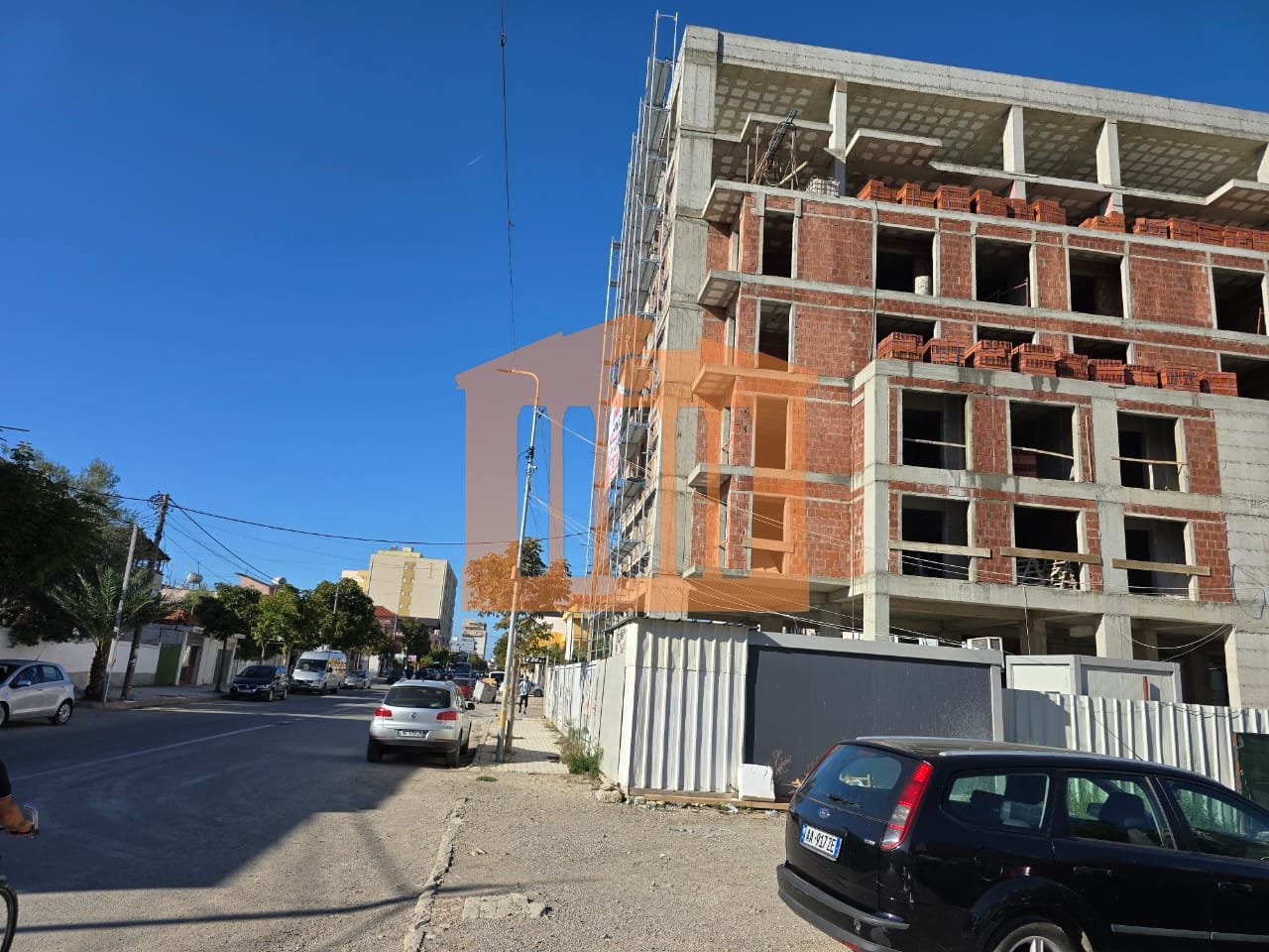 APARTAMENT 1+1 PRANE SPITALIT DURRES, PER SHITJE!