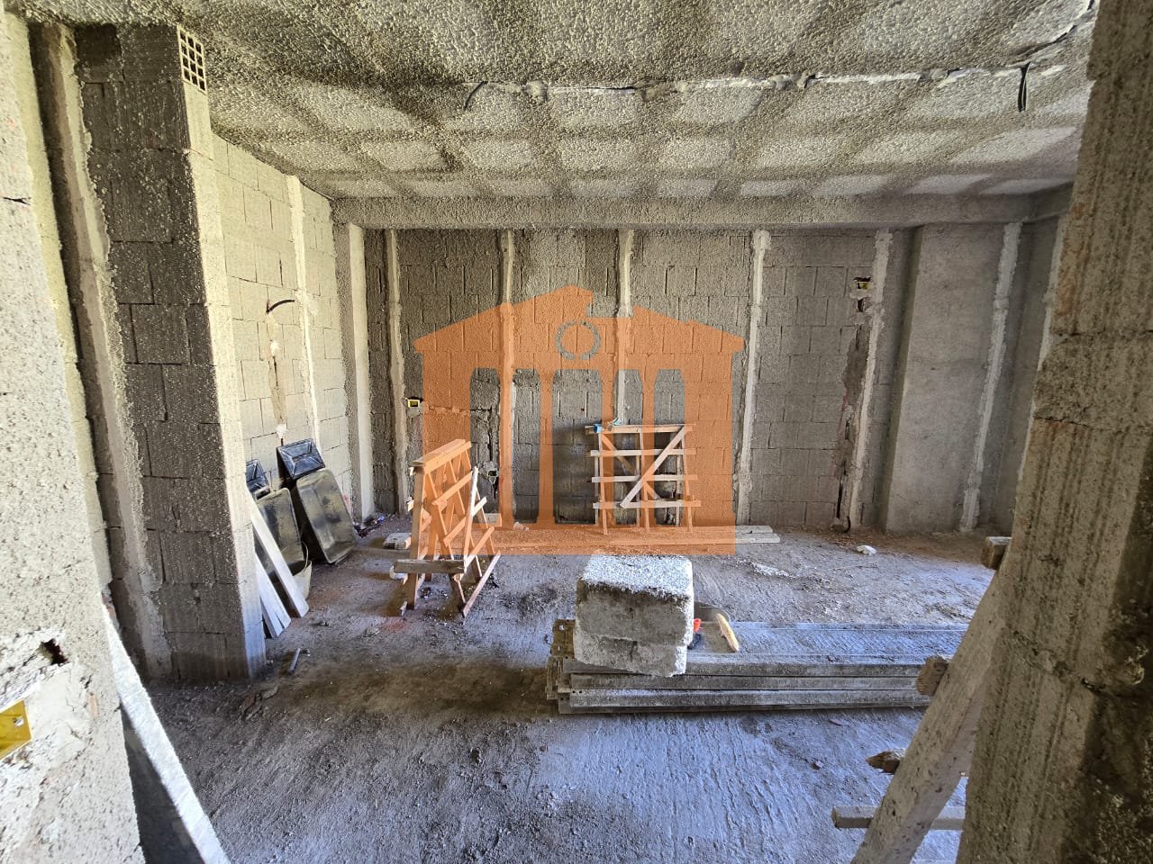 APARTAMENT 1+1 PRANE SPITALIT DURRES, PER SHITJE!