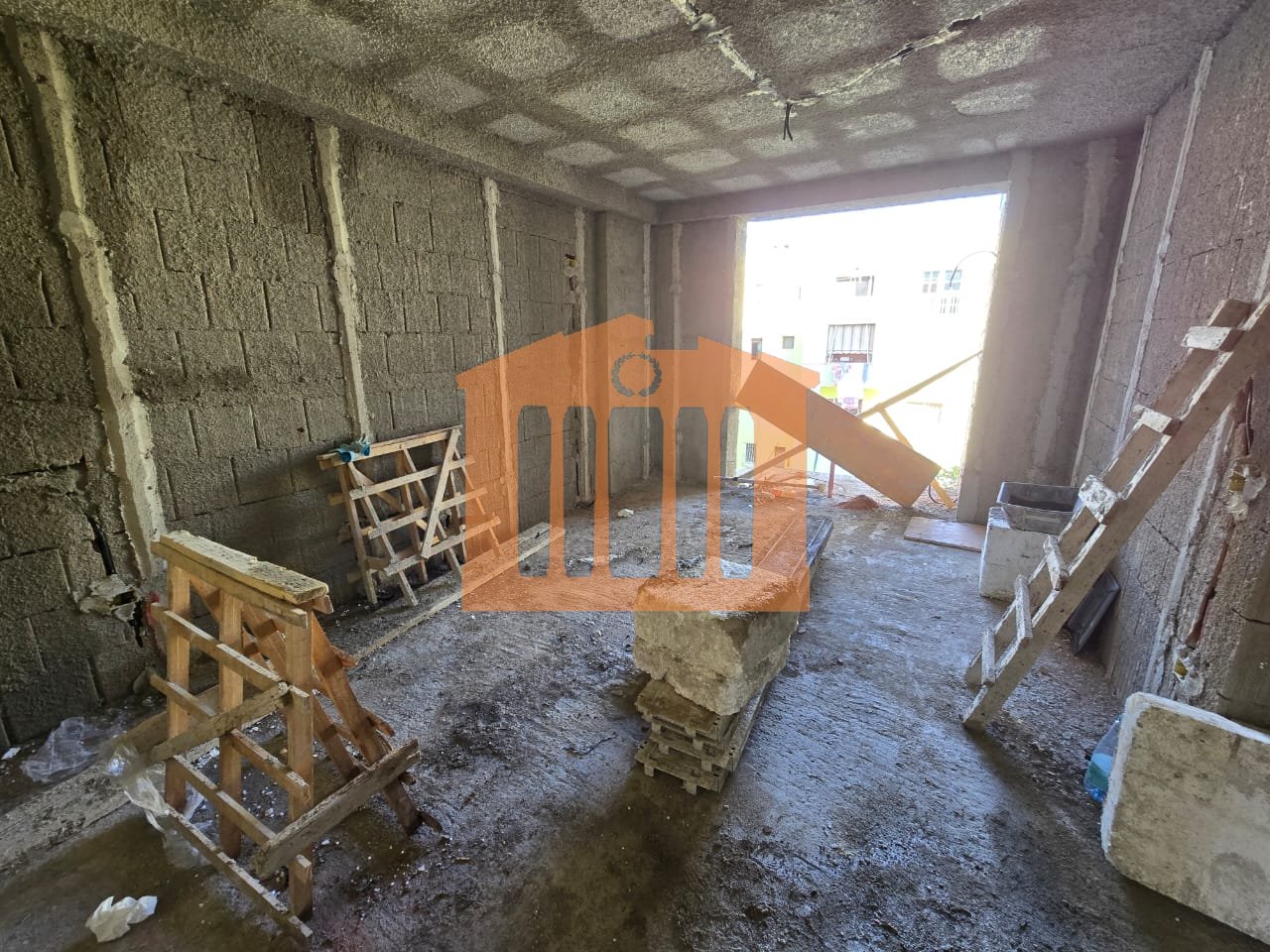 APARTAMENT 1+1 PRANE SPITALIT DURRES, PER SHITJE!
