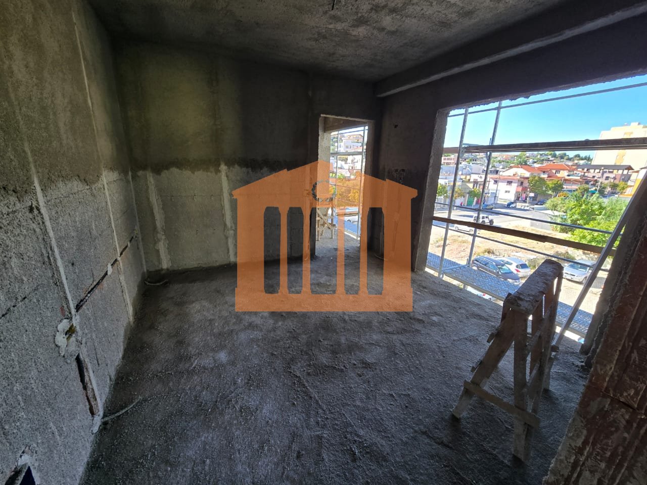 APARTAMENT 1+1 PRANE SPITALIT DURRES, PER SHITJE!