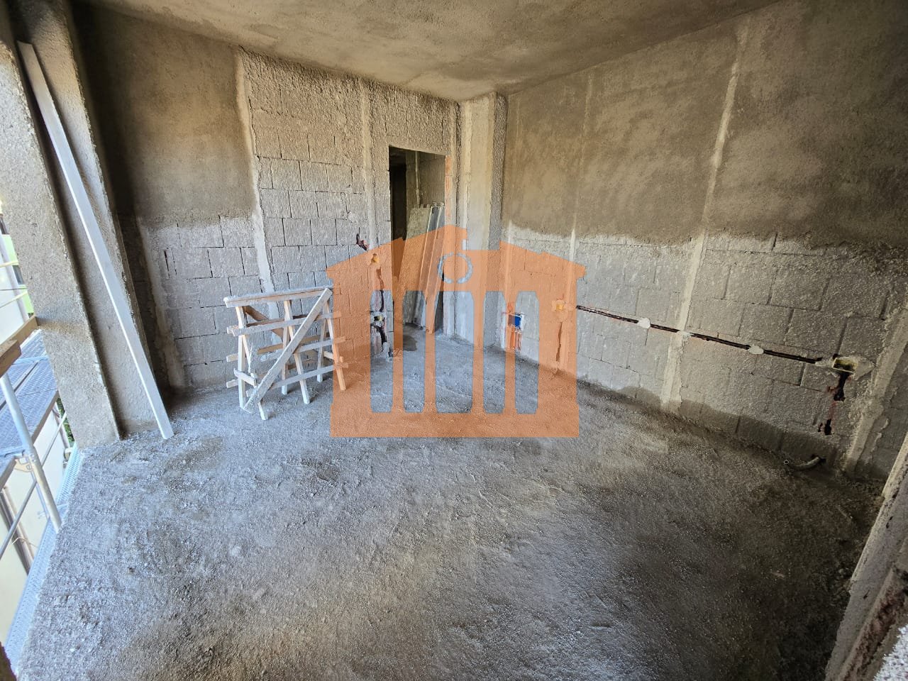 APARTAMENT 1+1 PRANE SPITALIT DURRES, PER SHITJE!