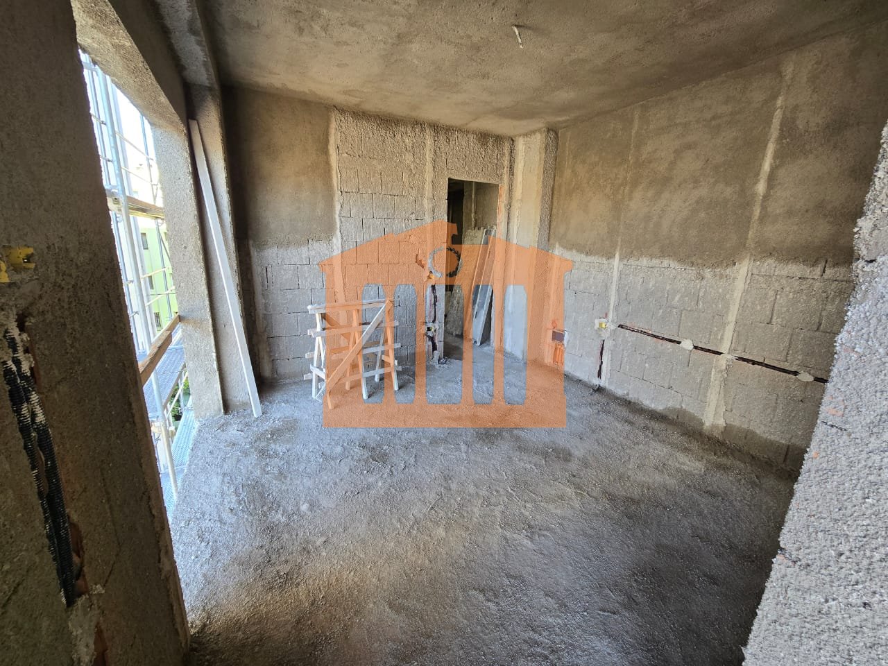 APARTAMENT 1+1 PRANE SPITALIT DURRES, PER SHITJE!