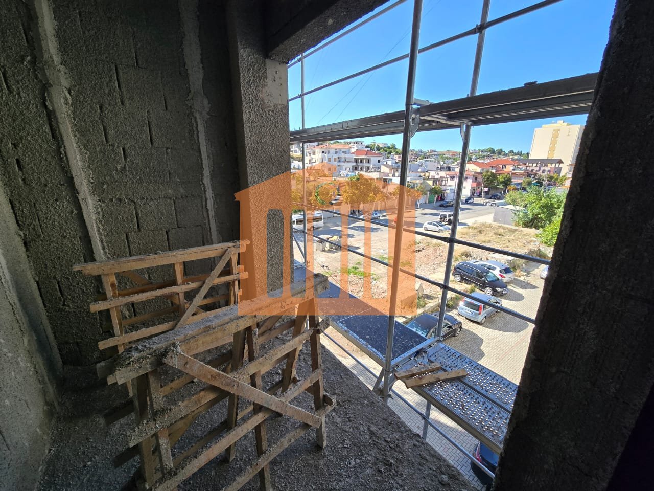 APARTAMENT 1+1 PRANE SPITALIT DURRES, PER SHITJE!