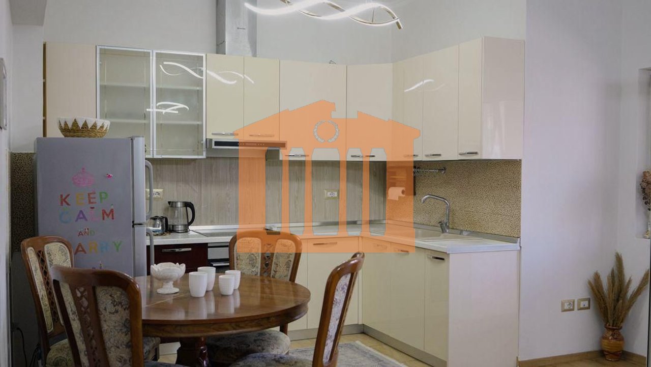 APPARTAMENTO 2+1 NEL CENTRO DI DURAZZO, IN AFFITTO!