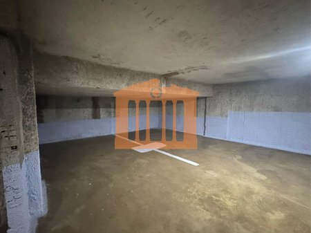 GARAZH TEK VALA PARK NE DURRES , PER QIRA !