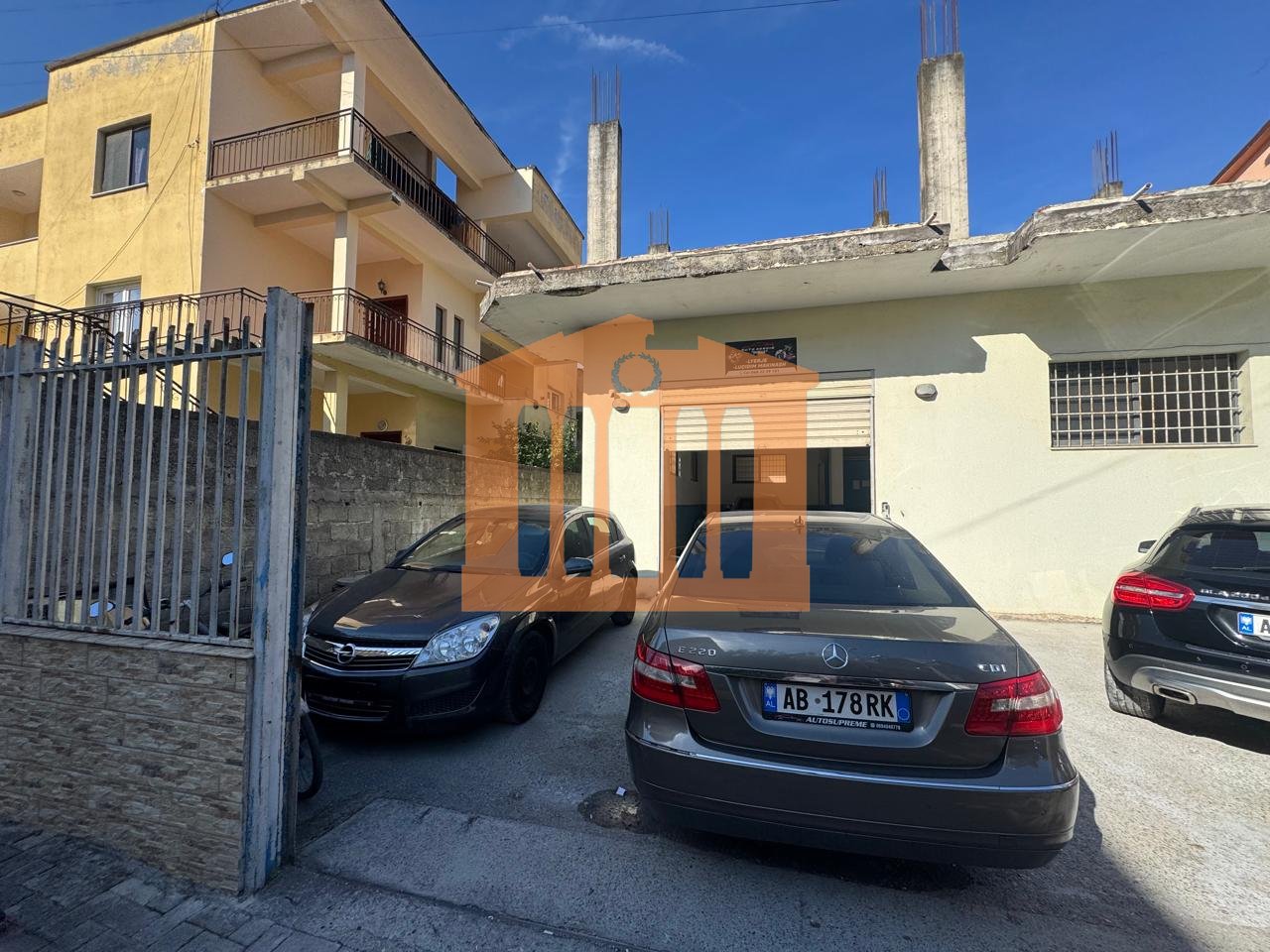 CHIUSO SOLO LO STADIO A DURAZZO, IN AFFITTO!