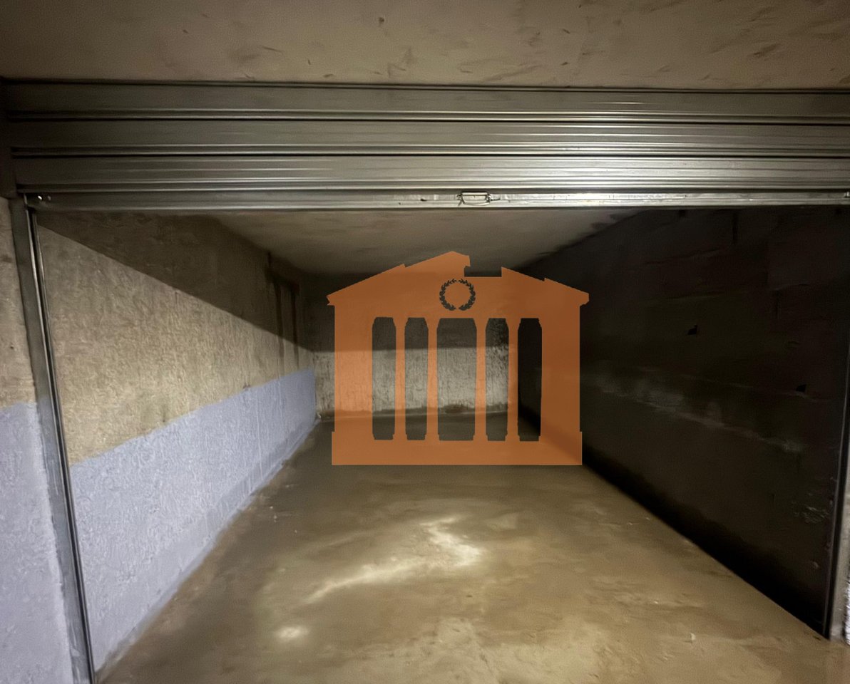 GARAZH TEK VALA PARK NE DURRES , PER QIRA !