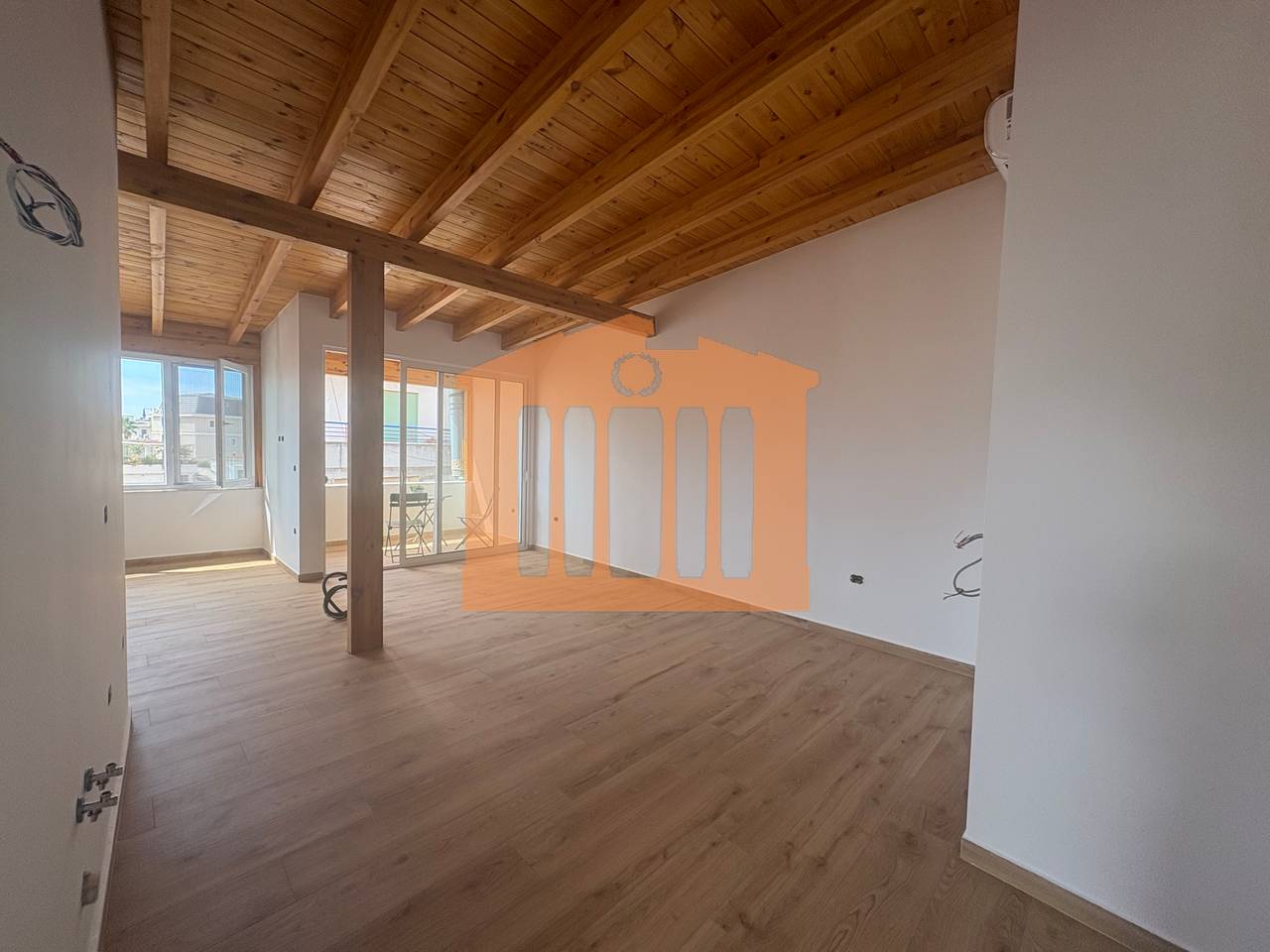 AMBIENT BIZNESI PRANE BASHKISE, DURRES PER QIRA !