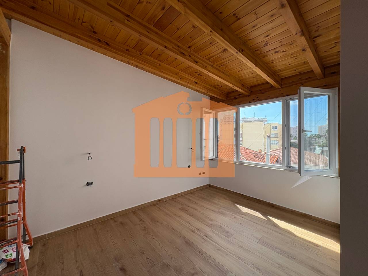 AMBIENT BIZNESI PRANE BASHKISE, DURRES PER QIRA !