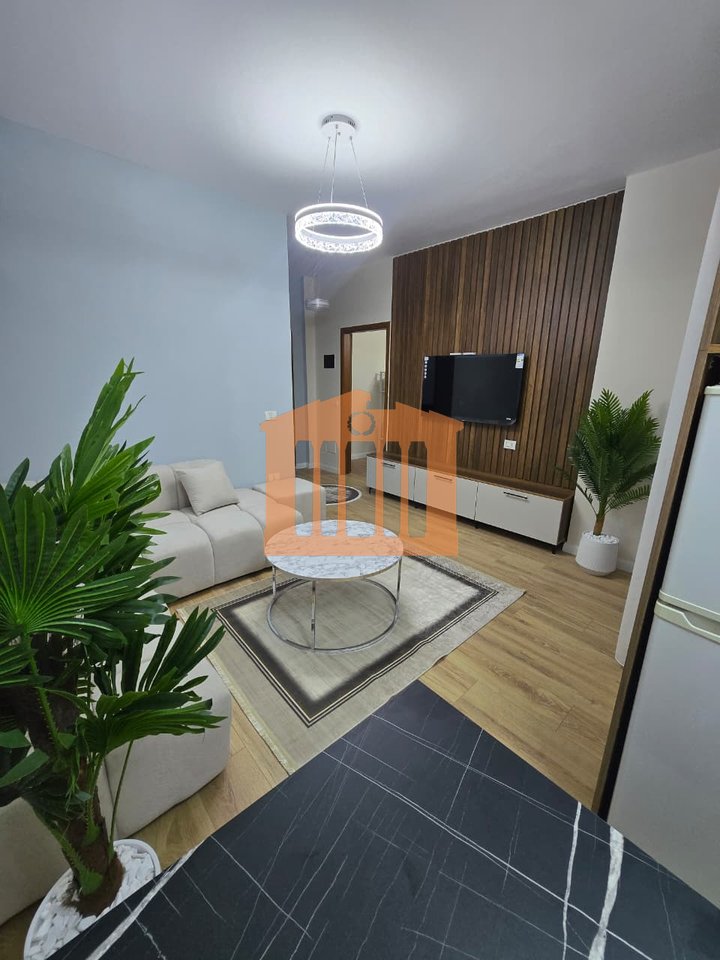 APARTAMENT 1+1 NE SHKEMB TE KAVAJES, PER SHITJE !
